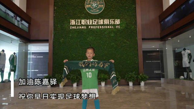 有网友提到影片最后一个镜头是刘青云扮演的李俊破获了所有案件并且找出了最终大反派——林峯扮演的方礼信之后，成为了警队的特别顾问，当他照镜子的时候，镜子里出现的却不是李俊，而是方礼信